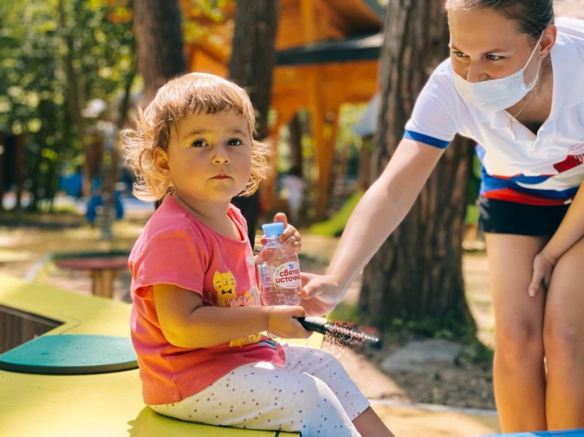 Парки Подмосковья бесплатно раздадут детям воду